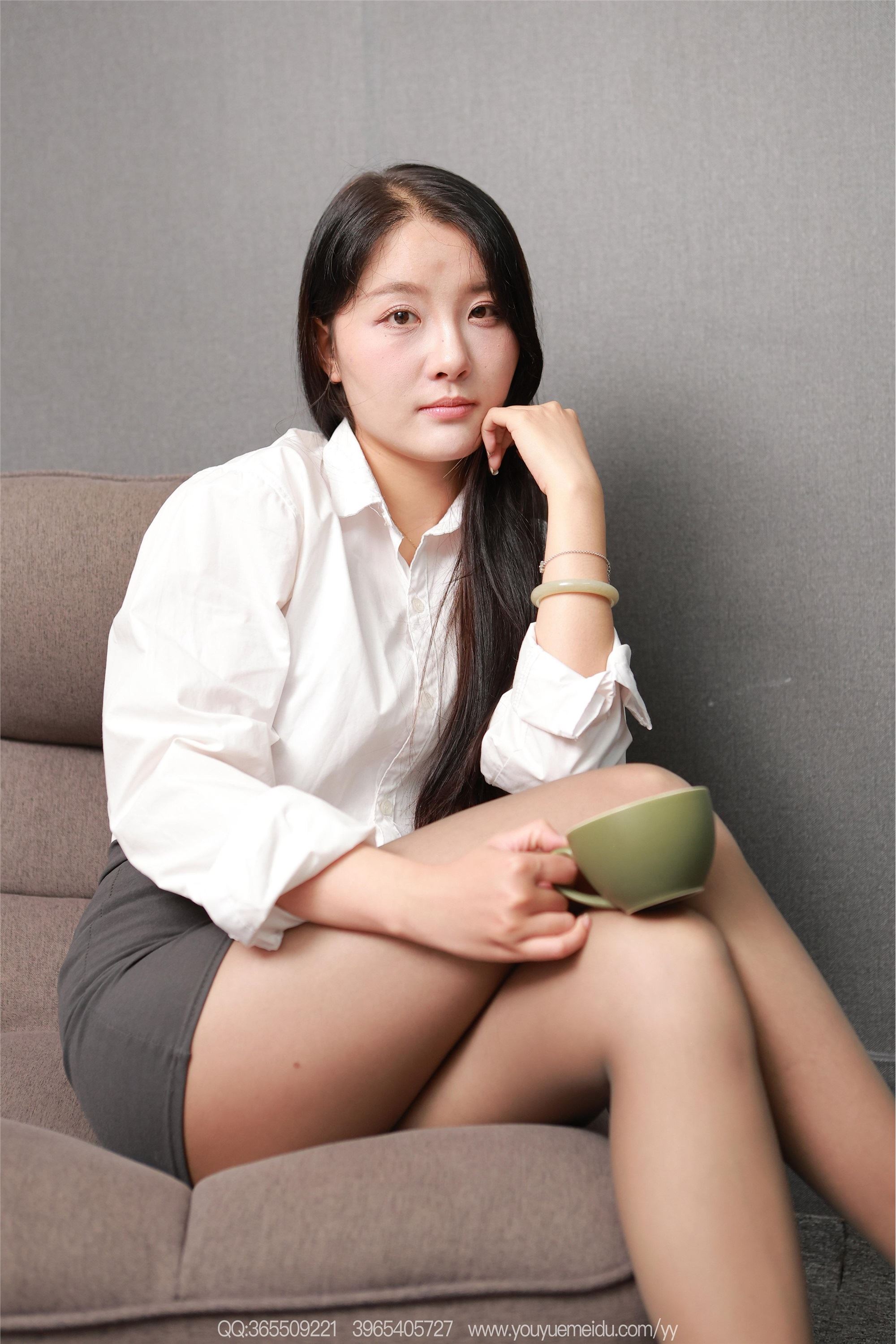 IESS异思趣向  2025.12.17 丝享家2240：婉萍《白衣灰裙（下）》